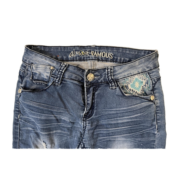 Almost Famous Jeans Womens 5 Blue Distressed Embroidered Aztec Pockets Hit Y2K - Picture 7 of 9